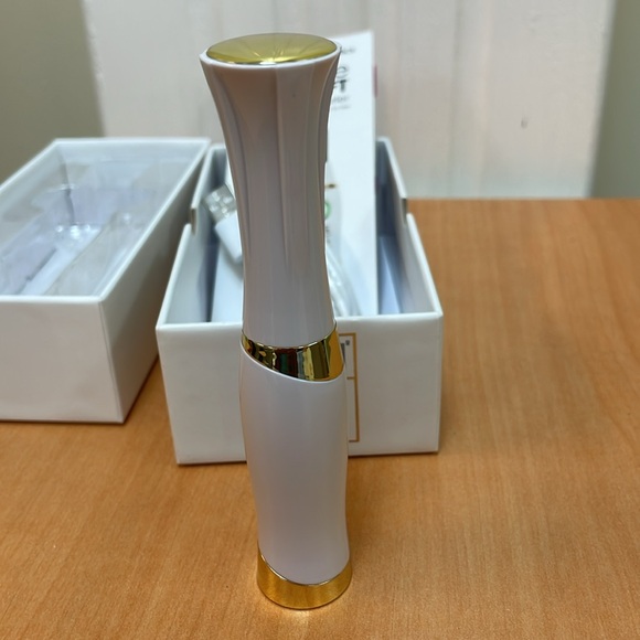 New Grande Cosmetics Grande Lash-Lift Heated Lash Curler!!🔥🔥🔥 - Picture 14 of 16